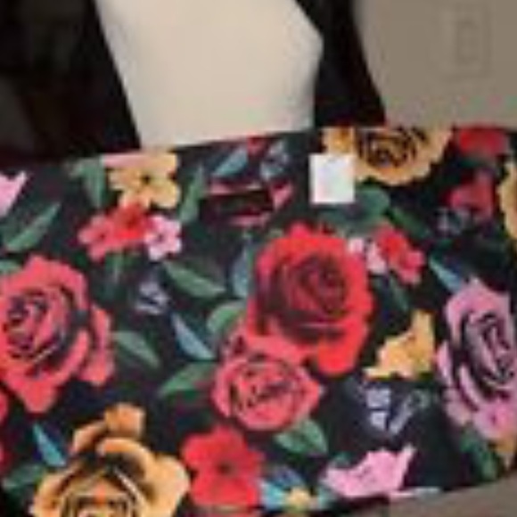 Vera Bradley Handbags - Vera Bradley Beach Tote Large Havana Rose NWT